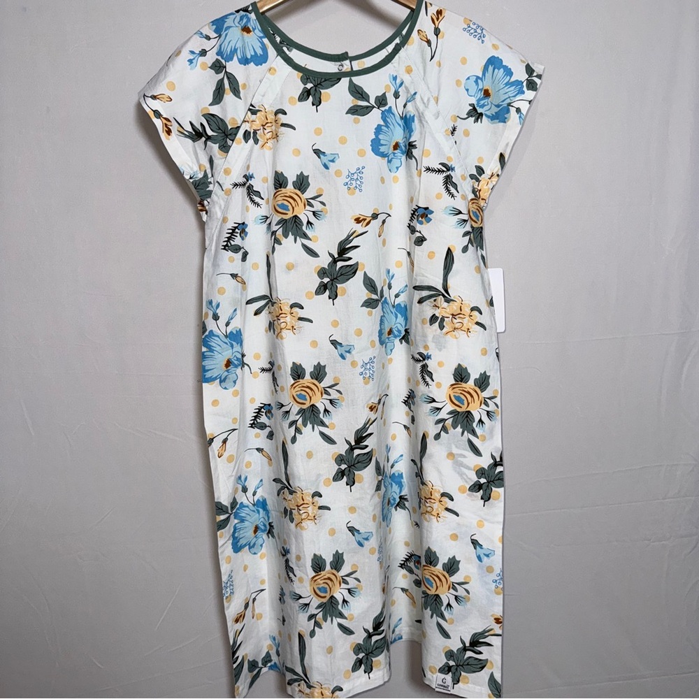 Gownies Floral Hospital Gown with Blue and Yellow flowers. Size S/M.
